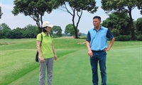  欣然受命挑重担，巾帼岂能让须眉